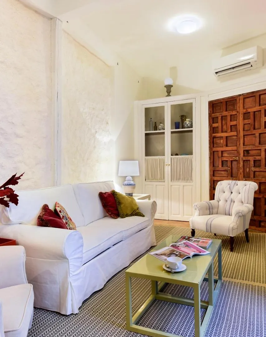 Genteel Home Corral Del Rey Seville 0*,